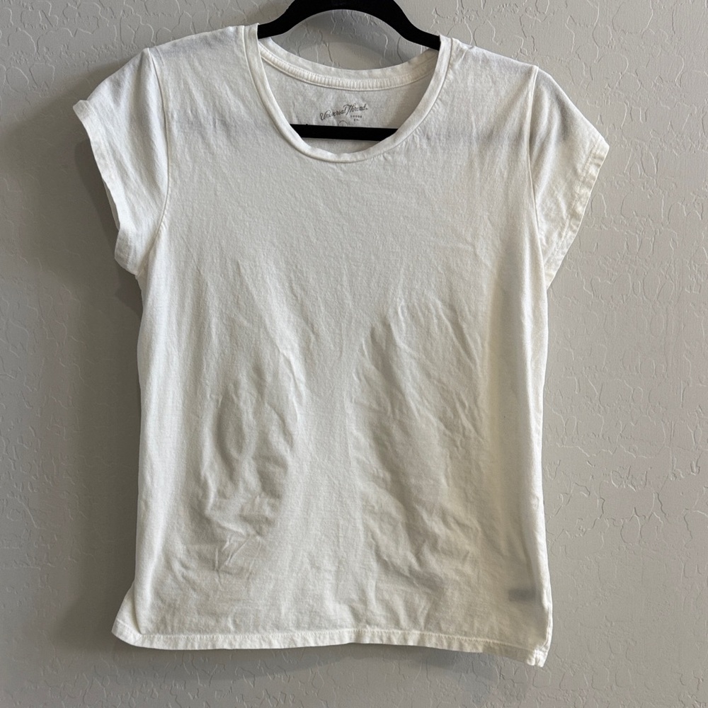 Universal Thread slightly off White Short Sleeve Tee size large